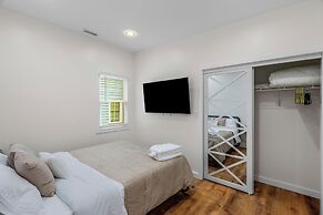 Stylish 4BR Haven Backyard and Fire Pit