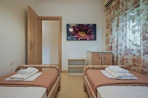 Dream House Drapanias