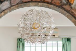 The house of Her man yessir