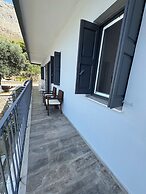 Kaloniki Rooms & Suites
