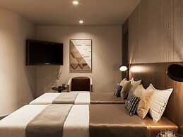 May De Ville Corner Hotel