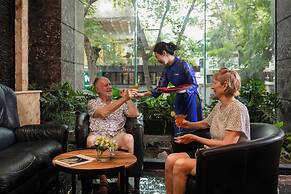 May De Ville Corner Hotel