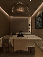 May De Ville Corner Hotel