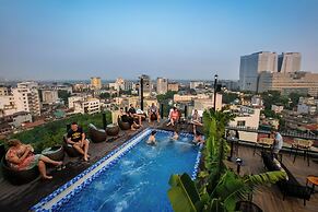 May De Ville Corner Hotel