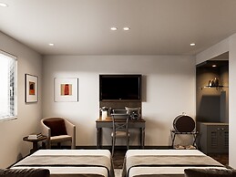 May De Ville Corner Hotel