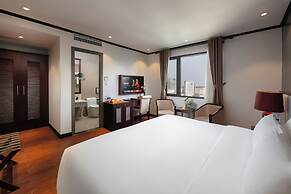 May De Ville Corner Hotel