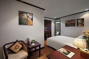 May De Ville Corner Hotel