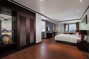 May De Ville Corner Hotel