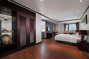 May De Ville Corner Hotel