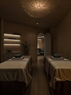 May De Ville Corner Hotel