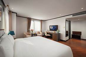 May De Ville Corner Hotel