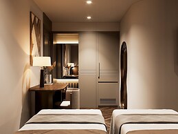 May De Ville Corner Hotel