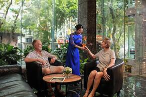 May De Ville Corner Hotel