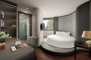 May De Ville Corner Hotel