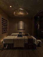 May De Ville Corner Hotel