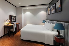 May De Ville Corner Hotel