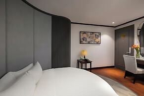 May De Ville Corner Hotel