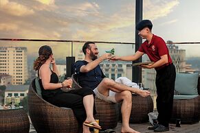 May De Ville Corner Hotel