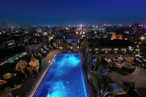 May De Ville Corner Hotel