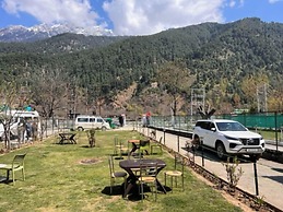 Hotel Riviera By Mount view