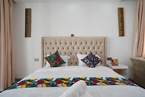 Lux Suites Platinum Oak Residency