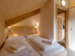 Modern Chalet With Whirlpool