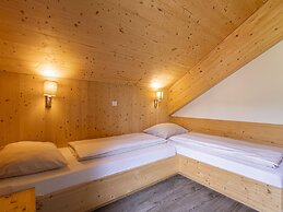 Modern Chalet With Whirlpool