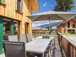 Modern Chalet With Whirlpool