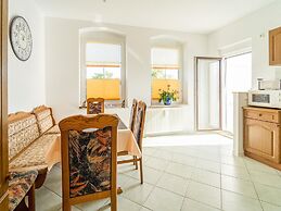 Apartment In Petersberg With Garden