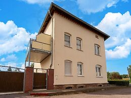 Apartment In Petersberg With Garden