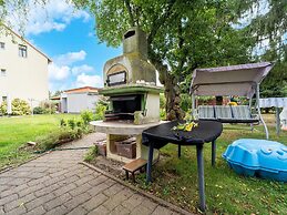 Apartment In Petersberg With Garden