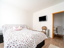 Apartment In Petersberg With Garden