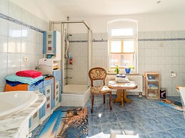 Apartment In Petersberg With Garden