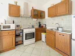 Apartment In Petersberg With Garden