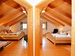 Spacious Holiday Home With Garden