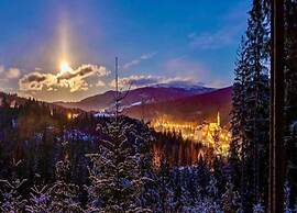 Spacious Holiday Home With Garden