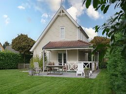 Spacious Holiday Home With Sauna Near Beach