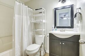 Pet-friendly Townhome in Raleigh w/ Deck!