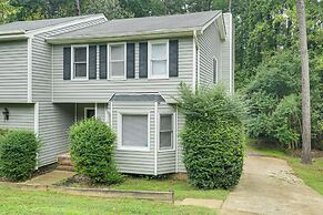 Pet-friendly Townhome in Raleigh w/ Deck!