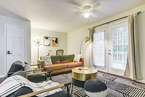 Pet-friendly Townhome in Raleigh w/ Deck!