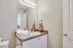 8 Mi to Loveland Aquarium: Mtn Home in Herriman!