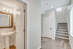 8 Mi to Loveland Aquarium: Mtn Home in Herriman!