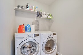 8 Mi to Loveland Aquarium: Mtn Home in Herriman!