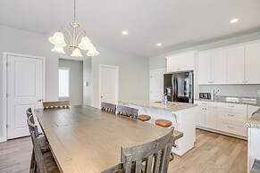 8 Mi to Loveland Aquarium: Mtn Home in Herriman!