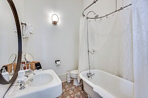 4 Mi to Downtown Flagstaff: Getaway w/ Views