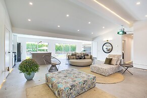 ~ 4 Mi to Dtwn: Dog-friendly Palm Springs Oasis!