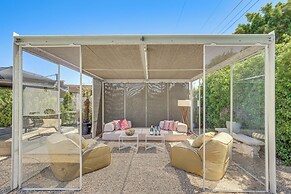 ~ 4 Mi to Dtwn: Dog-friendly Palm Springs Oasis!