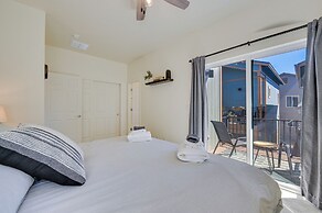 2 Mi to Dtwn Flagstaff: Home w/ Balcony!