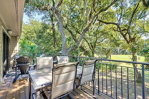 < 1 Mi to Seabrook Island Beach: Sunny Retreat!
