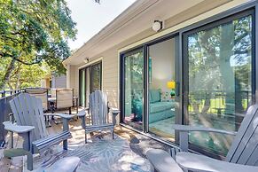 < 1 Mi to Seabrook Island Beach: Sunny Retreat!